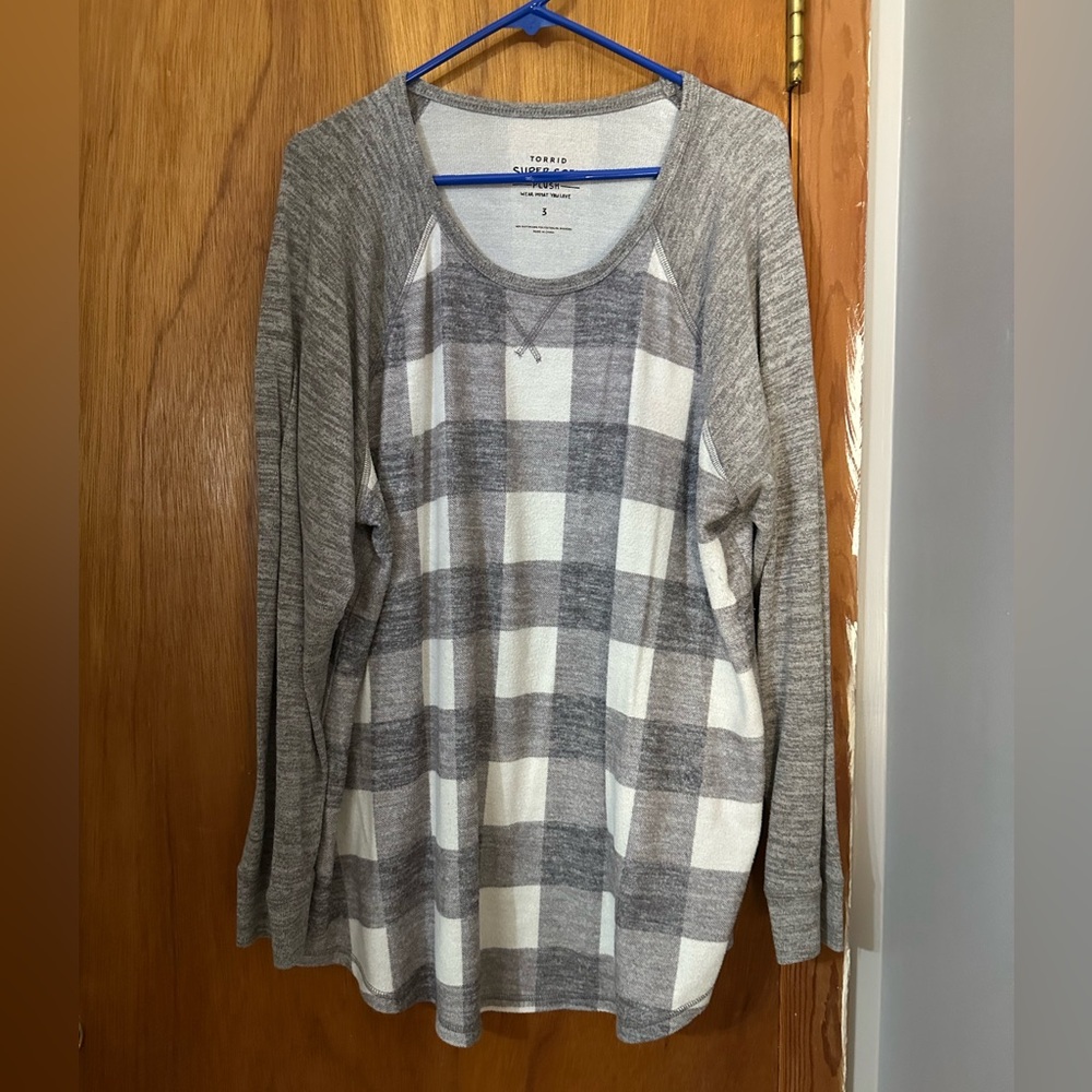 Gray and White Plaid Long Sleeve Top
